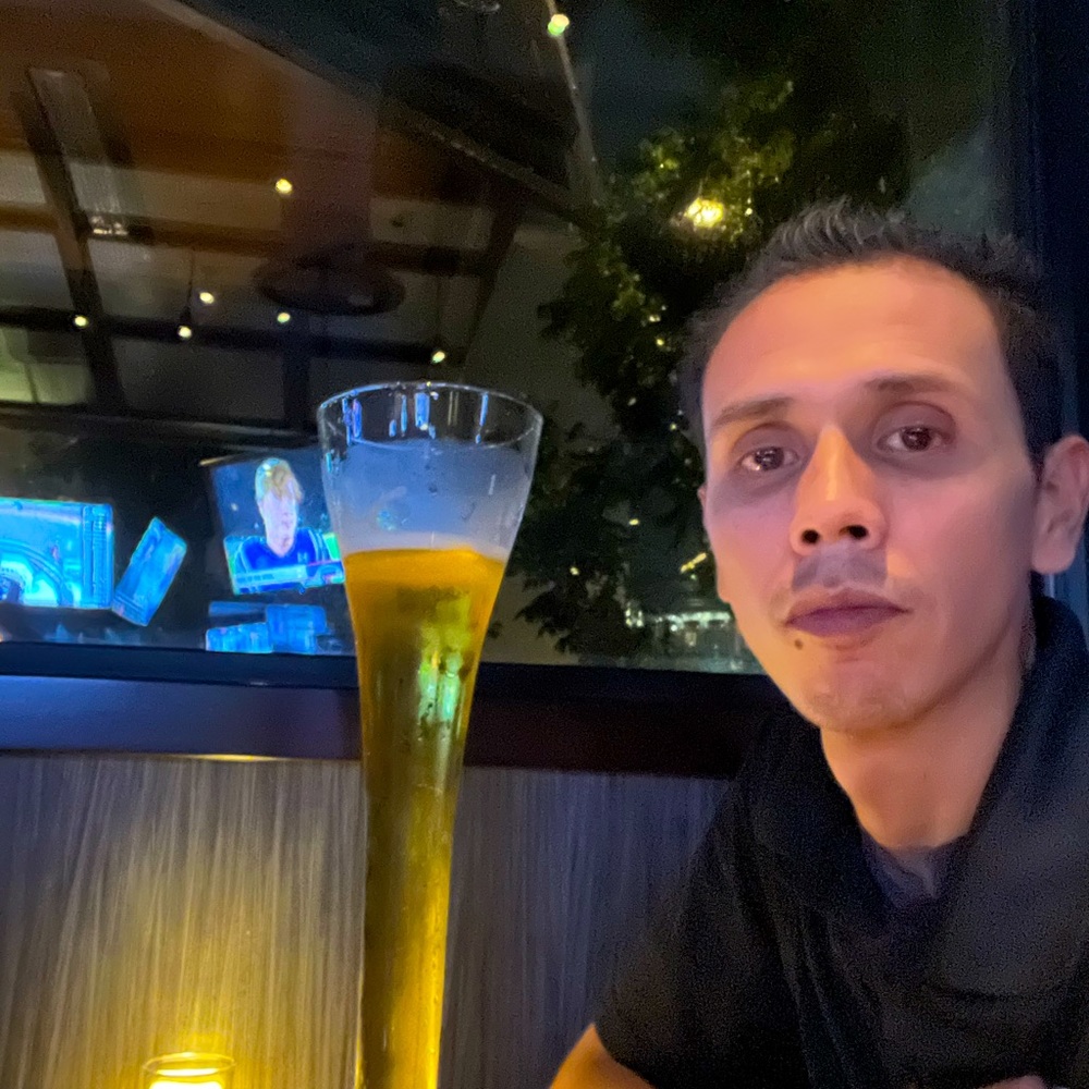 Meet your Posher, Carlos